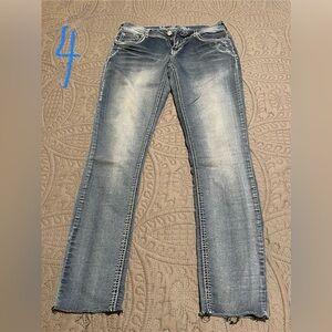 Women’s Vanilla Star Jeans. Skinny, stretchy. Raw hem. Size 5